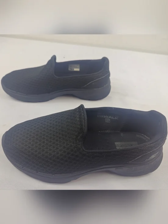 Skechers Women's 7.5 M Black Slip-On Mesh Flats Loafers - Picture 3 of 9